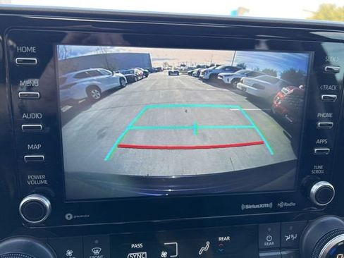 Used 2021 Toyota Highlander XLE image 17