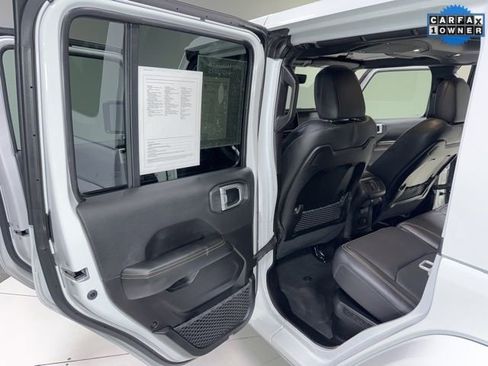 Used 2024 Jeep Wrangler Unlimited Sahara w/ Technology Group image 25