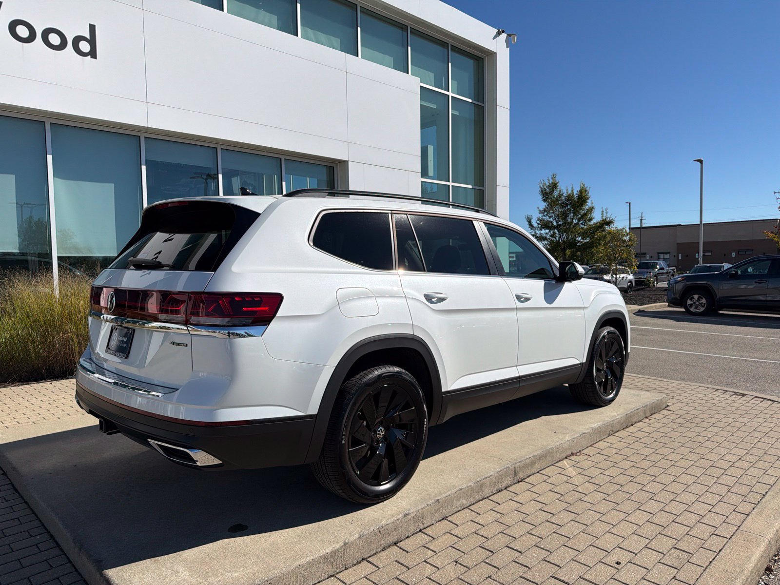 Used 2026 Volkswagen Atlas SE w/ Black Wheel Package AWD/4WD image 12