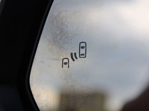 Used 2022 Toyota Highlander XSE image 32