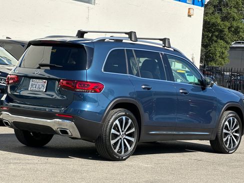 Used 2021 Mercedes-Benz GLB 250 w/ Premium Package image 4
