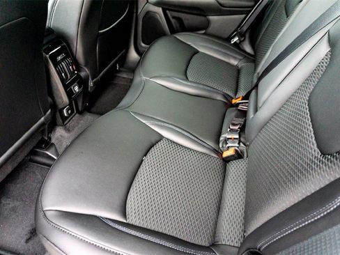 New 2026 Jeep Compass Latitude image 18