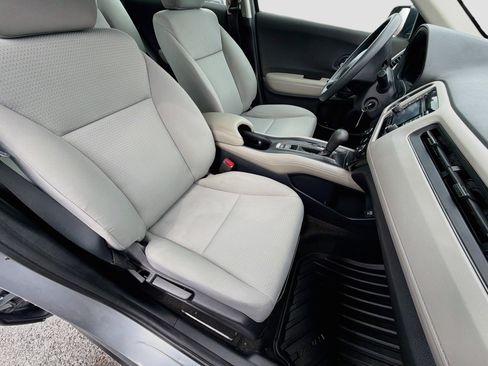 Used 2021 Honda HR-V LX image 13