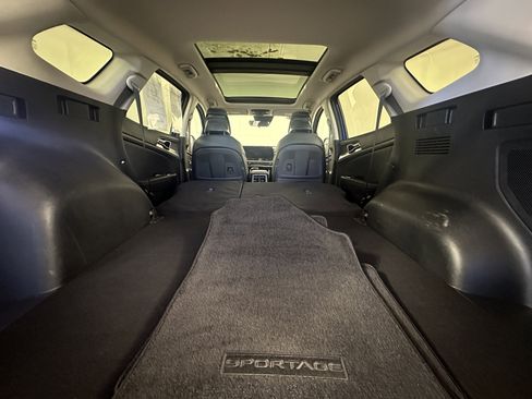 Used 2023 Kia Sportage SX image 7