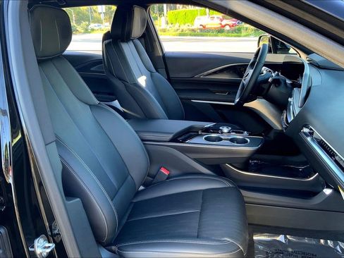 New 2026 Cadillac Lyriq V image 35