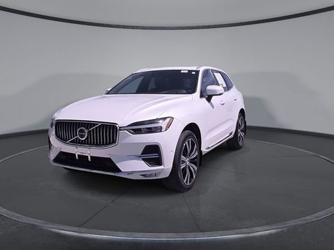 Used 2023 Volvo XC60 B5 Plus w/ Climate Package AWD/4WD image 4