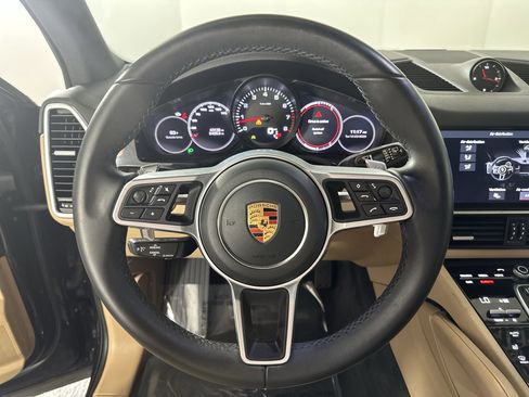 Used 2019 Porsche Cayenne image 18