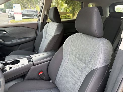 Used 2023 Nissan Rogue SV image 25