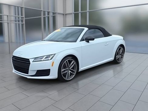 Used 2017 Audi TT 2.0T w/ Technology Package AWD/4WD image 4