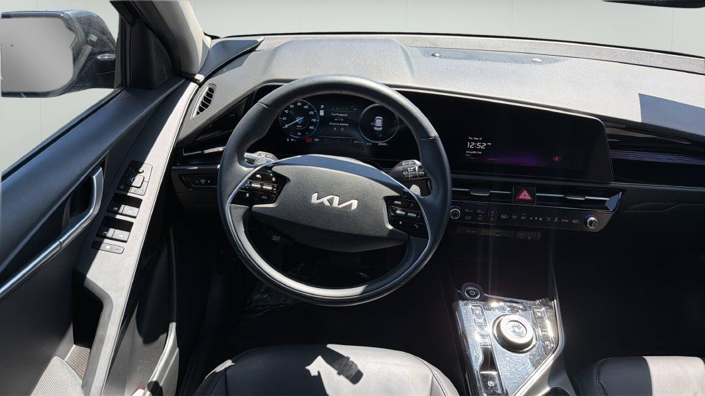 Used 2023 Kia Niro Wind FWD image 16