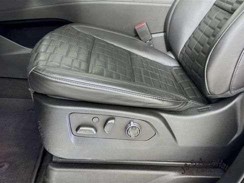 Used 2022 Cadillac Escalade Sport Platinum image 25