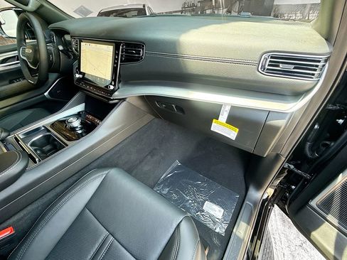 New 2026 Jeep Grand Wagoneer 2WD image 33