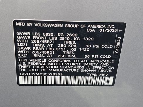 Certified 2025 Volkswagen Atlas SEL Premium R-Line AWD/4WD image 30