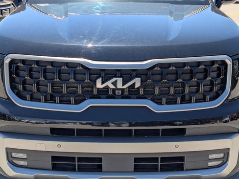 Certified 2023 Kia Telluride SX Prestige X-Line AWD/4WD image 9