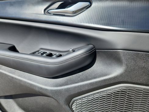 New 2025 Jeep Grand Cherokee Laredo X w/ Luxury Tech Group I image 17