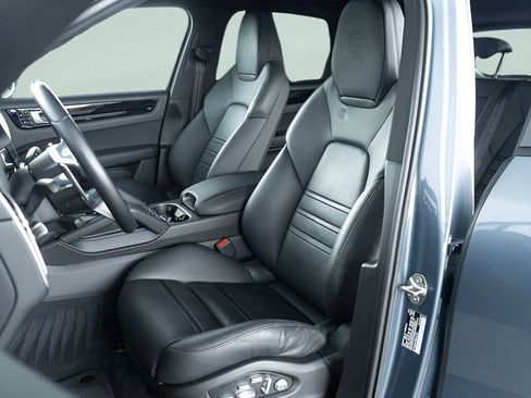 Used 2019 Porsche Cayenne AWD/4WD image 15