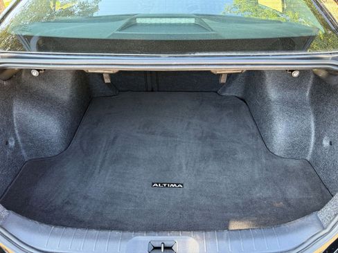 Used 2025 Nissan Altima 2.5 SV FWD image 31
