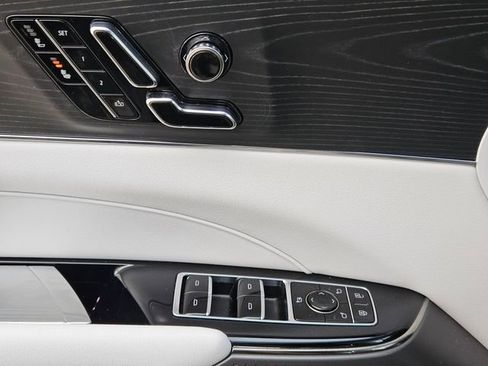 Certified 2024 Cadillac Lyriq Luxury image 25