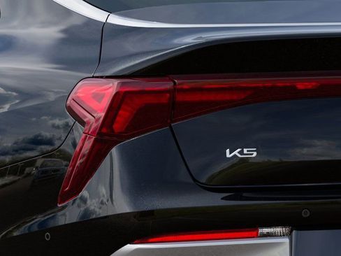 New 2025 Kia K5 EX image 12