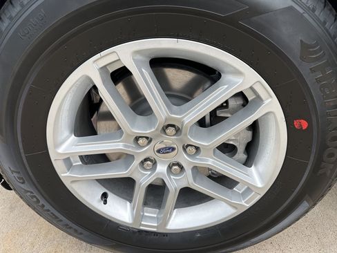 Used 2025 Ford Explorer Active w/ Active Comfort Package RWD image 4