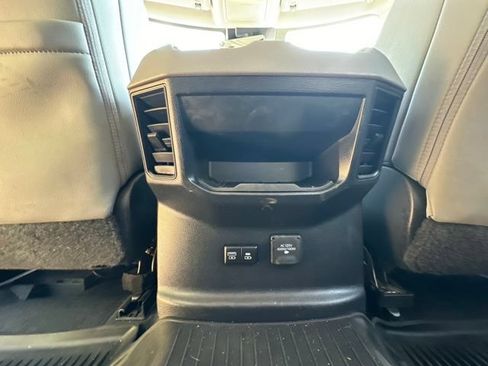 Used 2022 Toyota Tundra Limited AWD/4WD image 18