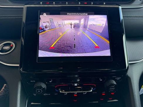 New 2026 Jeep Grand Cherokee Laredo X image 19