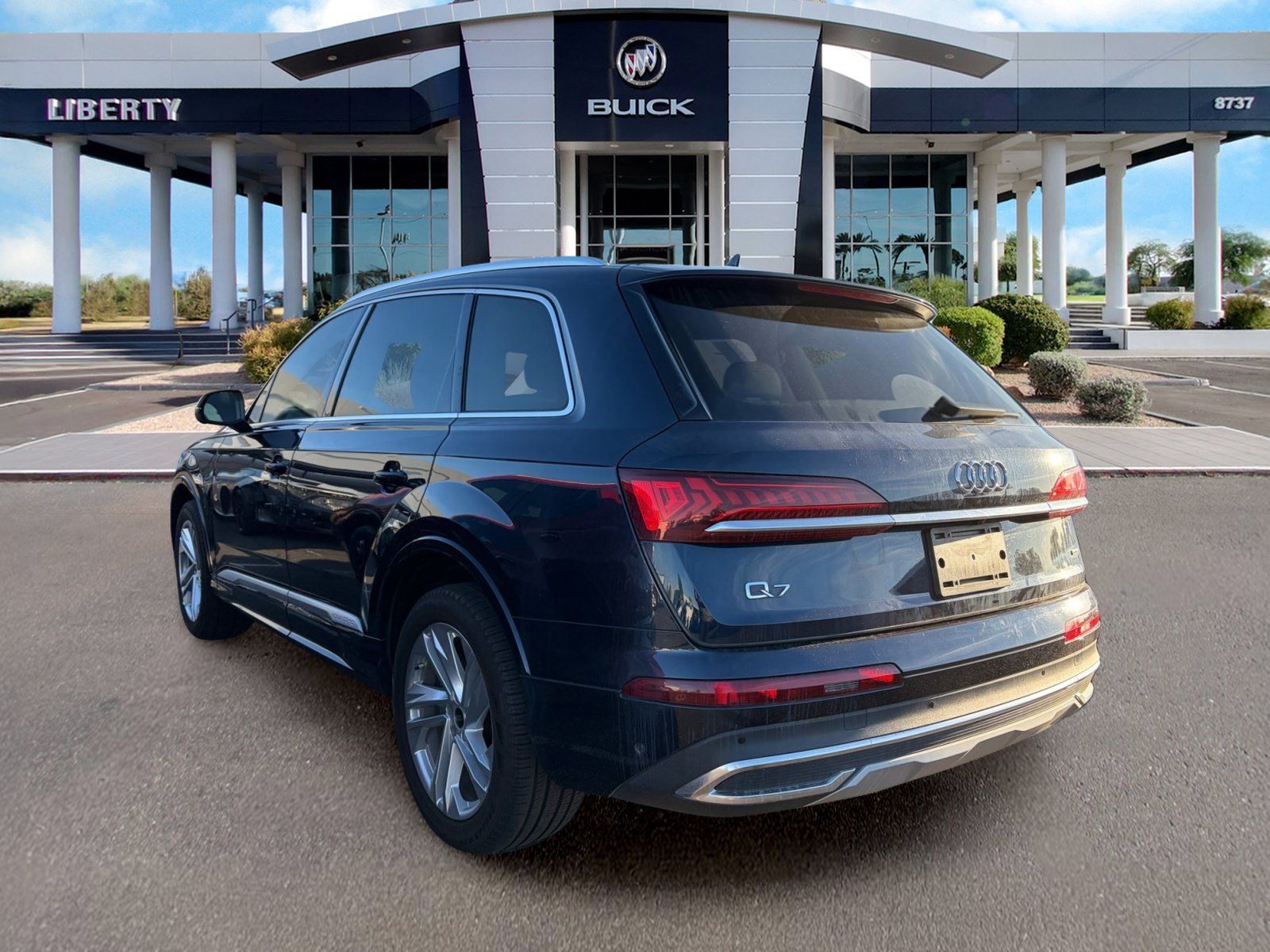Used 2023 Audi Q7 2.0T Premium w/ Convenience Package AWD/4WD image 4