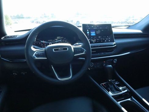 New 2026 Jeep Compass Latitude image 2