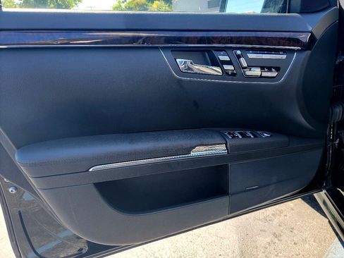 Used 2013 Mercedes-Benz S 550 4MATIC w/ Sport Pkg image 18