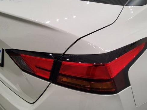 Used 2024 Nissan Altima 2.5 S image 9