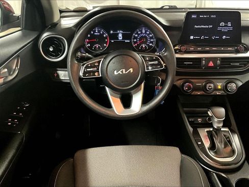 Used 2022 Kia Forte LXS w/ LXS Technology Package FWD image 17