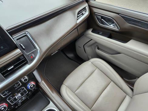 Used 2023 GMC Yukon SLT image 15