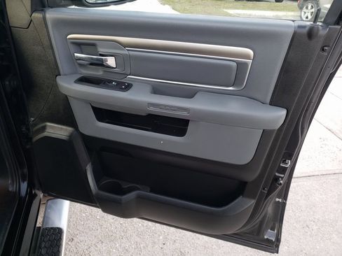 Used 2019 RAM 1500 Big Horn image 13