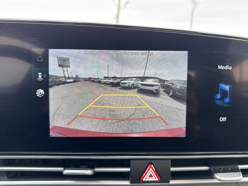 Used 2023 Hyundai Elantra SEL w/ Convenience Package image 24