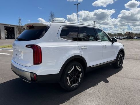 Used 2025 Kia Telluride S image 11