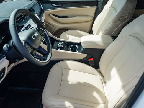 New 2026 Jeep Grand Cherokee L Limited image 19