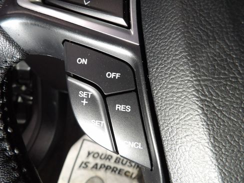 Used 2019 Ford Fusion SEL image 19