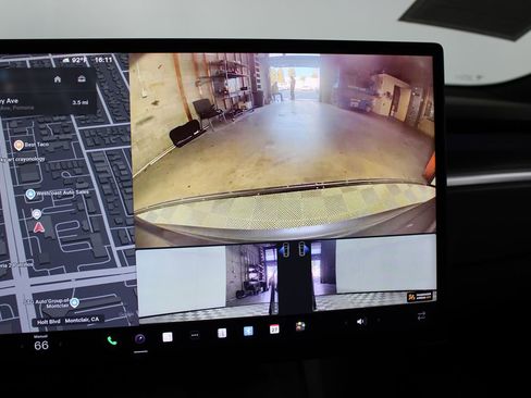 Used 2022 Tesla Model S Plaid image 26