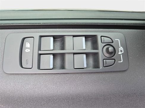 Used 2024 Land Rover Discovery Sport Dynamic SE image 27