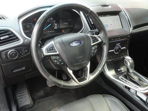 Used 2016 Ford Edge Titanium w/ Equipment Group 302A AWD/4WD image 8