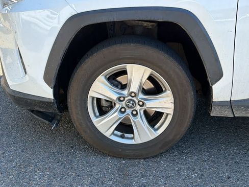Used 2020 Toyota RAV4 XLE AWD/4WD image 9