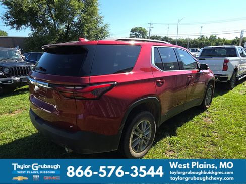 Used 2023 Chevrolet Traverse LT FWD image 6