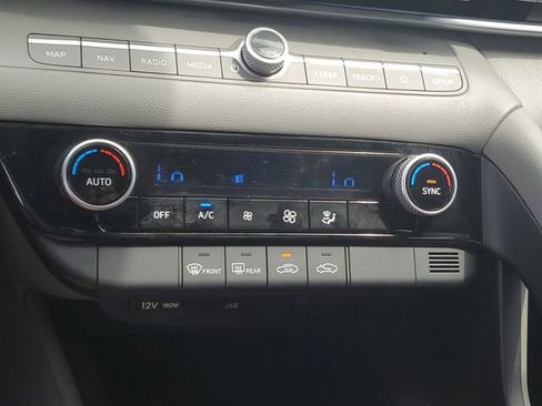 Used 2024 Hyundai Elantra SEL FWD image 26