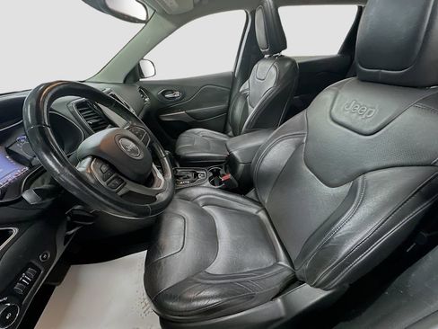 Used 2019 Jeep Cherokee Limited FWD image 21