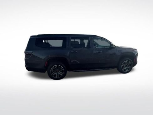 New 2026 Jeep Grand Wagoneer L 4WD w/ Premium Group I image 40