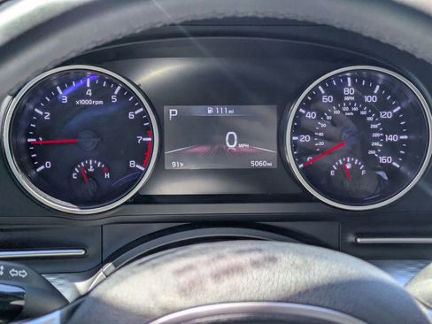 Used 2024 Kia Carnival LX FWD image 20
