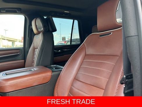 Used 2023 GMC Yukon Denali Ultimate AWD/4WD image 36