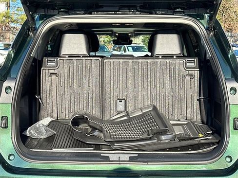 Certified 2025 Toyota Highlander XLE image 6