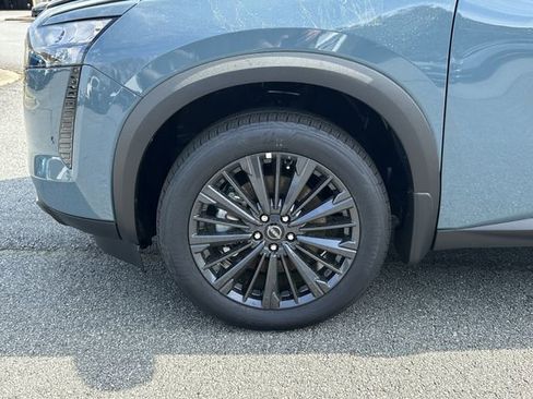New 2026 Nissan Pathfinder SL w/ SL Premium Package AWD/4WD image 12