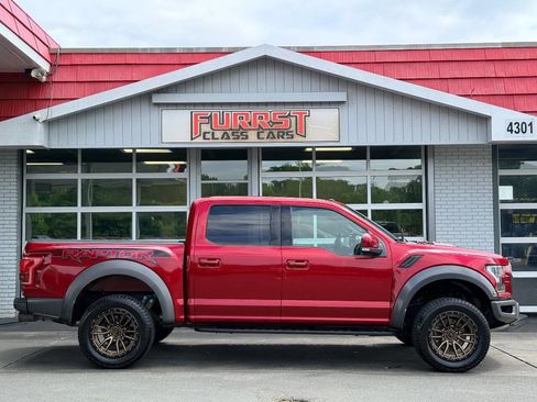 Used 2017 Ford F150 Raptor w/ Equipment Group 802A Luxury AWD/4WD image 2